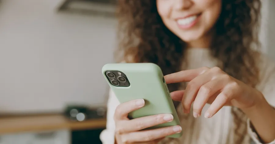 How Low-Income Households Can Access Free Government Phone Services