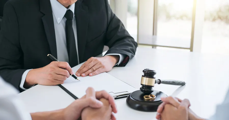 How a Good Divorce Lawyer Can Save You Time and Money