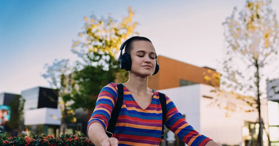 Sound Healing: Do Binaural Beats Really Calm the Nervous System?