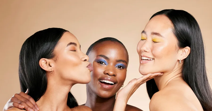 How to Achieve a Soft, Glowy Summer Makeup Look with Minimal Makeup