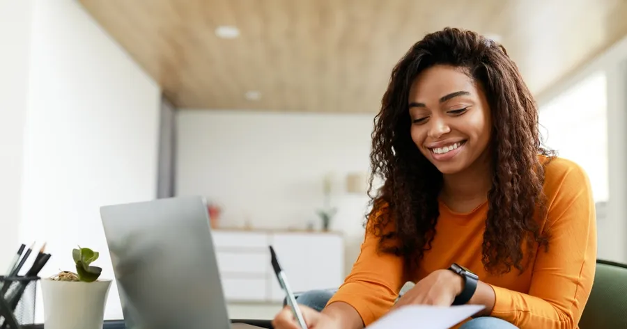 Is Online Learning Right for You? How to Know if You’ll Thrive Outside the Classroom