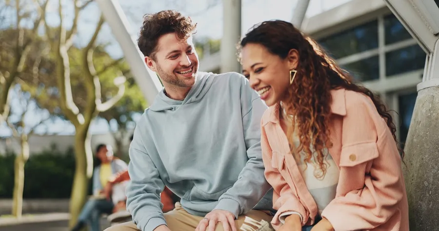 Financial Green Flags: What to Look for in a Money-Smart Partner