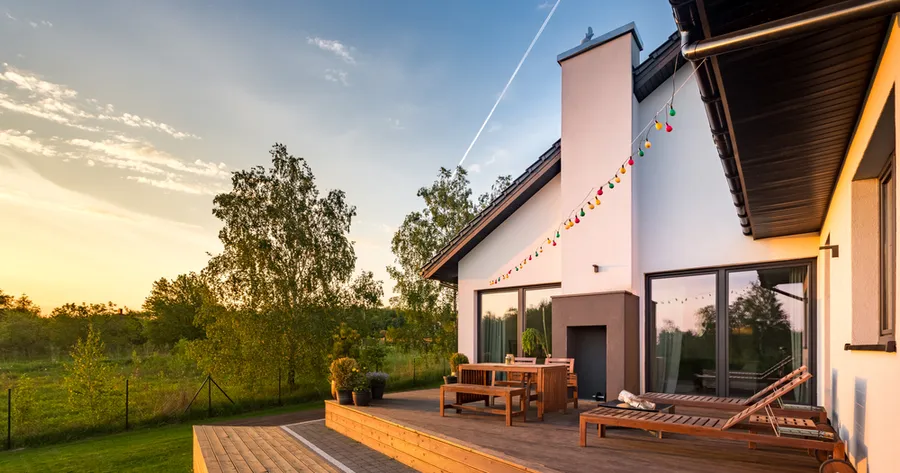 Creating a Backyard Oasis: Top Landscaping Trends of the Year