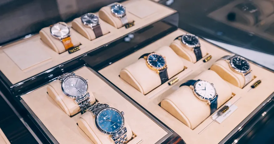 Don’t Buy A Pre-Owned Luxury Watch Without Reading This