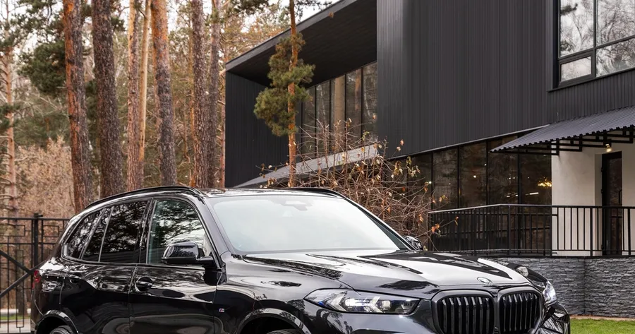 Explore the 2025 BMW X5: Features & Deals