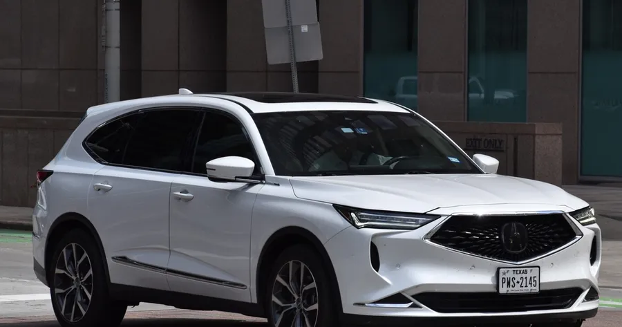 Explore the 2025 Acura MDX: Features & Deals