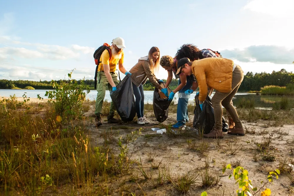 How To Organize a Community Clean-Up Day – Topic Guide