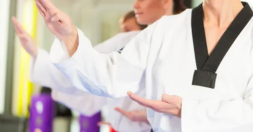 Rafforzare la Disciplina con i Corsi di Arti Marziali Tradizionali