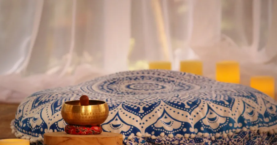 Cuscini da Meditazione e Spazi per Creare una Casa Serena