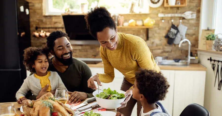 Dinner Table Talks: Conversation Starters That Spark Meaningful Family Moments