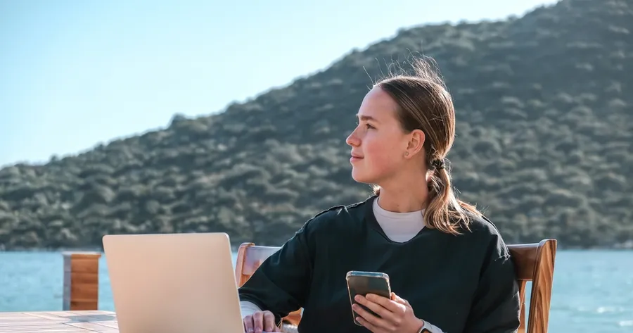 Vita da nomade digitale: come lavorare da remoto esplorando nuove destinazioni