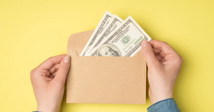 Cash Envelope Budgeting: Can the Old-School Method Still Work Today?
