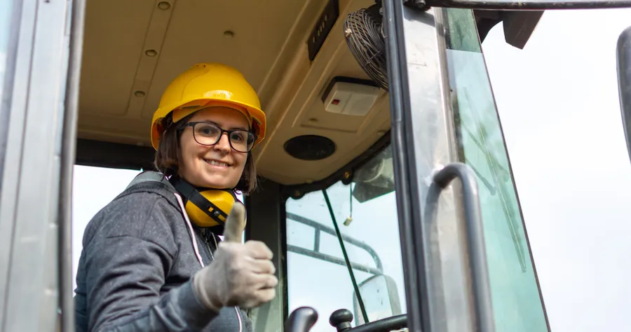 Maximizing Your Opportunities: Grants for Aspiring Heavy Equipment Operators