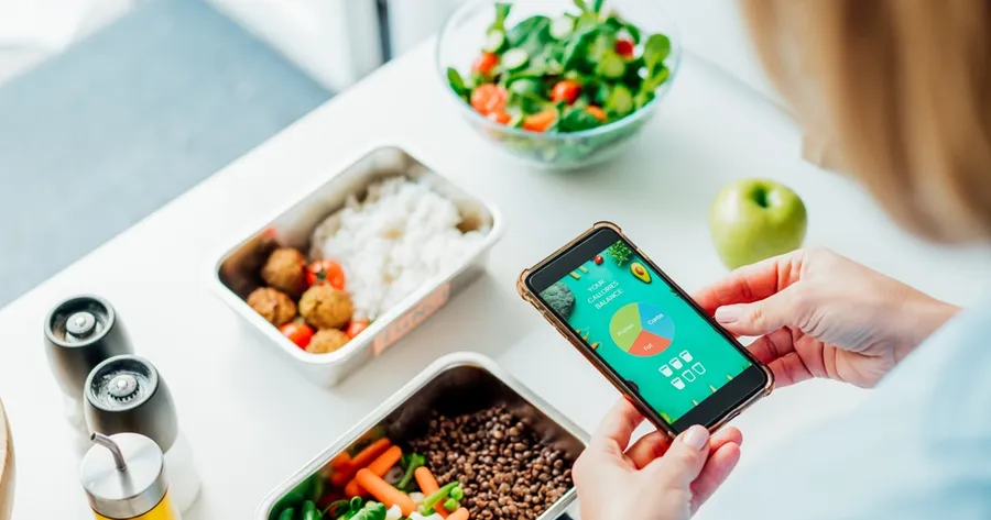 Noom Reviewed: Is This Psychology-Based Weight Loss App Effective?