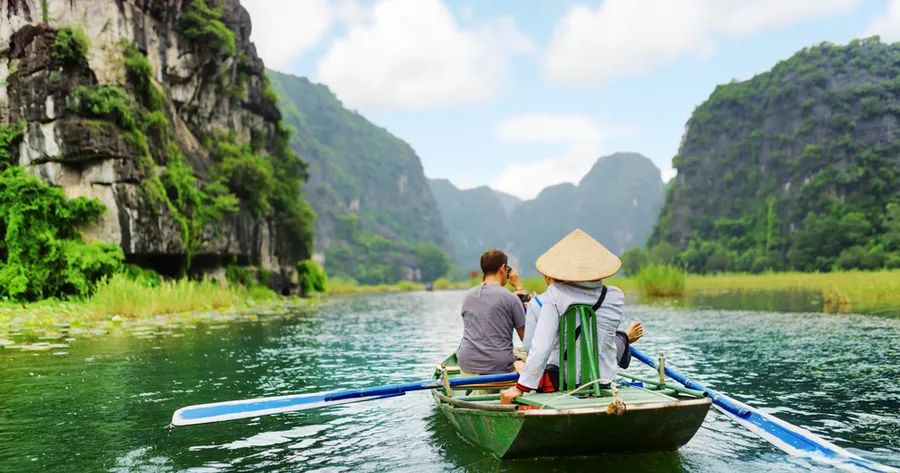 How to Travel Sustainably: Eco-Friendly Tips for the Conscious Explorer