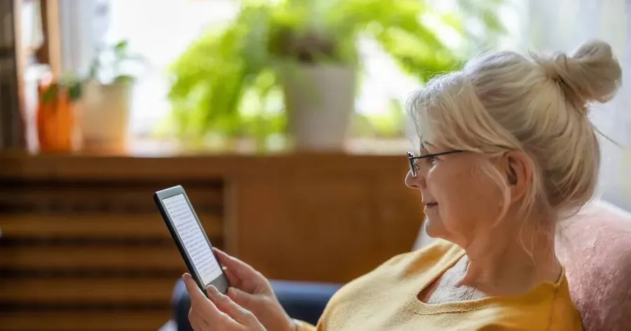 Saving on E-Readers and Tablets: What to Look For