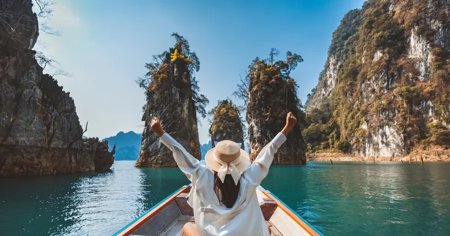 Why Solo Travelers Are Turning to Contiki: A Deep Dive into Group Travel for One