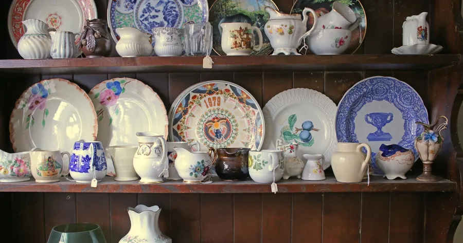 Vintage and Antique Shopping 101