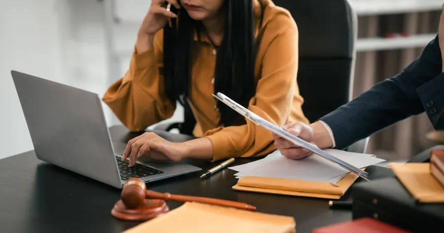 Understanding Paralegal Program Benefits