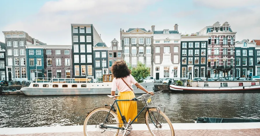 How to Avoid Tourist Traps and Travel Like a Local