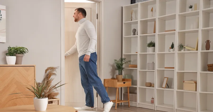 How to Quiet a Noisy Door in 30 Seconds