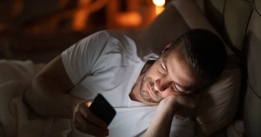 How to Stop Doom-Scrolling and Reclaim Your Focus