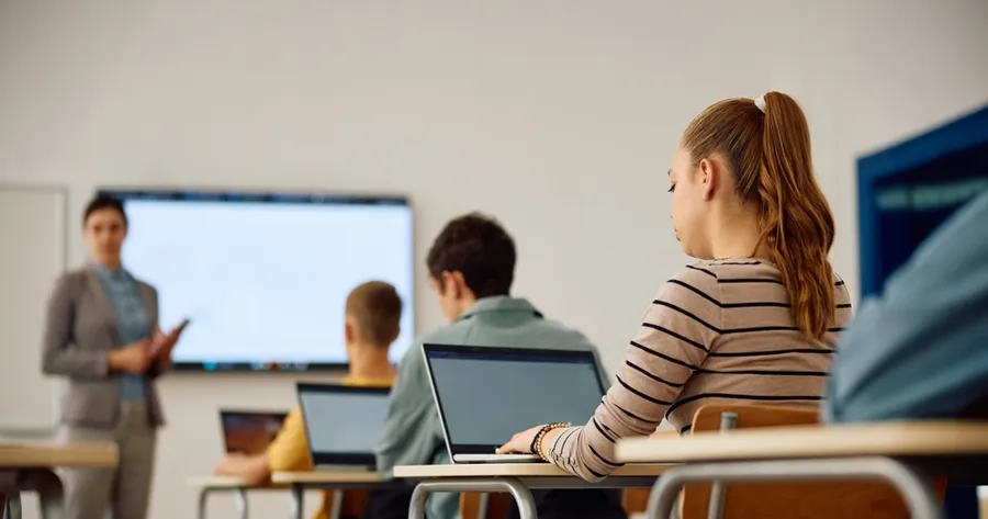 From Chalkboards to ChatGPT: How Technology Shapes Modern Learning