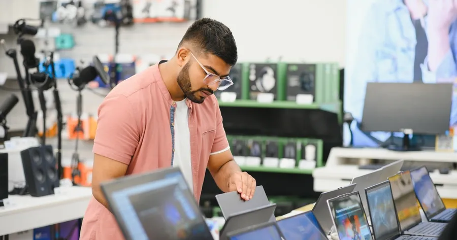 How to Choose the Right Laptop for College or Remote Learning