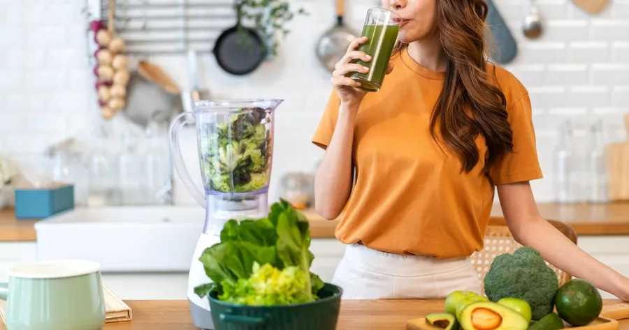 2025’s Top Superfoods: What’s Hype and What’s Healthy?