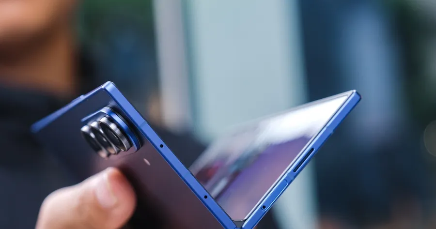 How Foldable Phones Finally Found Their Audience