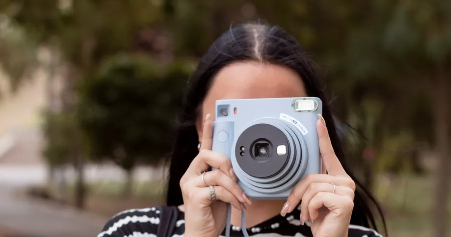 How to Choose Between Instant Cameras