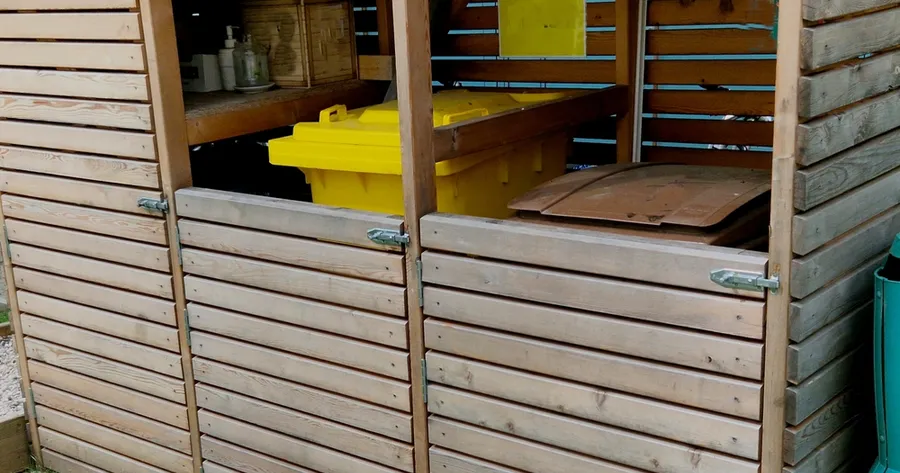 Tidy Up the Yard: Smart Storage for Garbage Bins