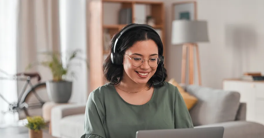 Becoming a Virtual Assistant: A Rewarding Career in the Digital Age