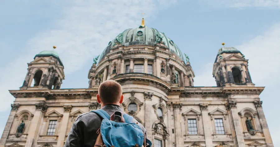 Travel Safety Tips: Staying Secure in Unfamiliar Places