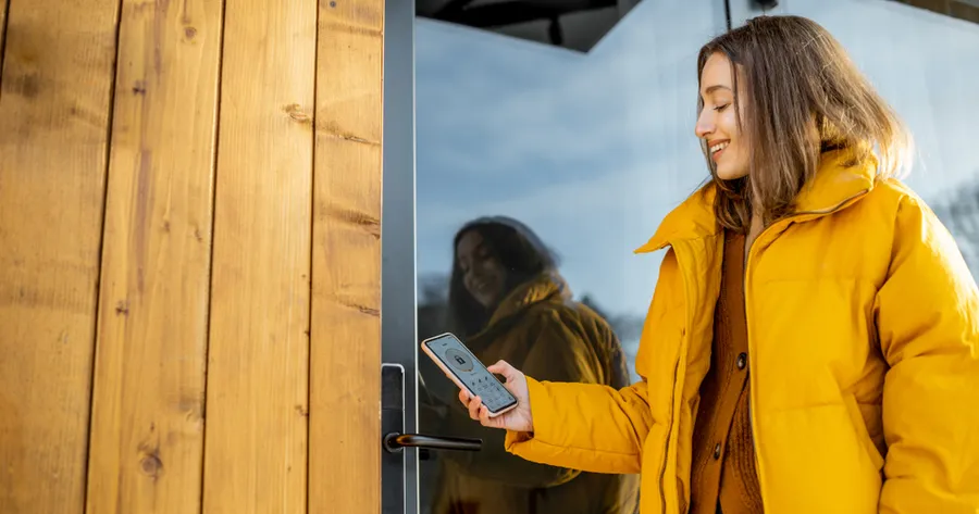 Smart Locks vs Traditional Locks: Which One Keeps You Safer?