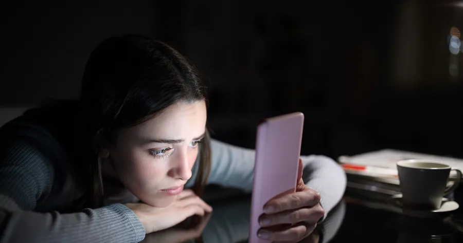 Tech Habits That Secretly Drain Your Energy (and How to Fix Them)