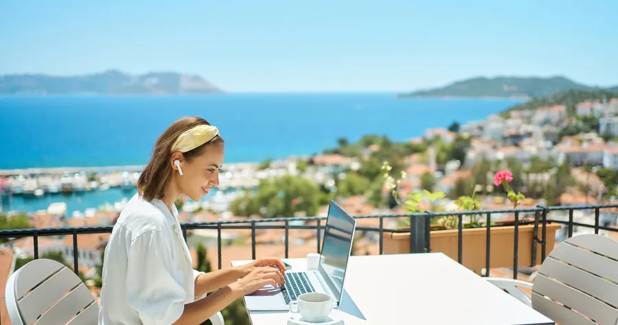 The Top Tech Tools for Remote Workers Who Love to Travel