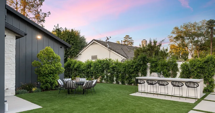 Low-Maintenance Landscaping Ideas That Still Look Gorgeous