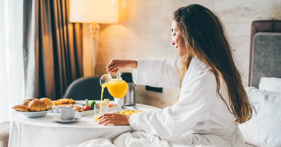 Hotels vs. Airbnbs: Which One Is Better for Your Travel Style?
