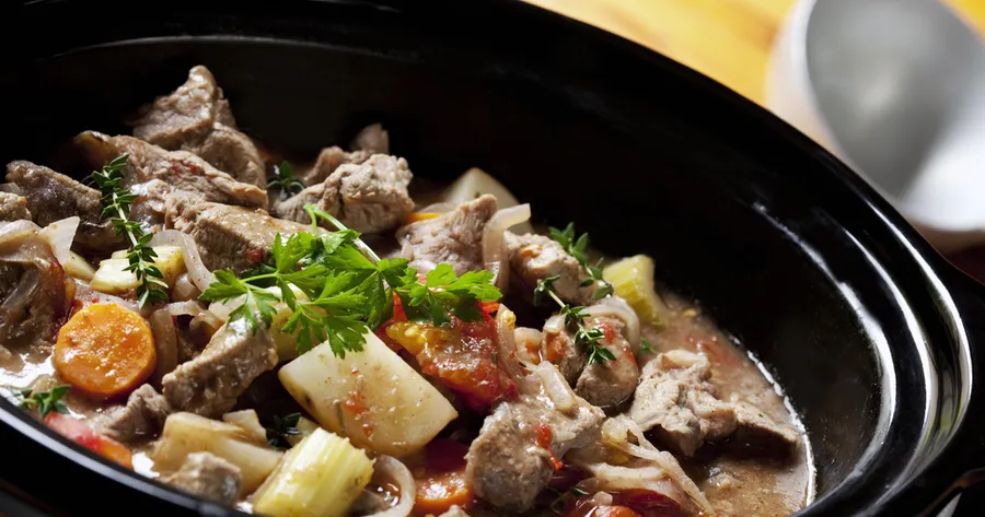 How to Build a Weekly Grocery Strategy Around a Slow Cooker