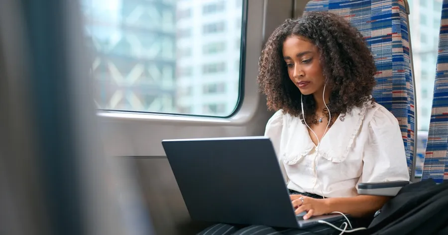 Learning on the Go: Maximizing Commute Time for Education