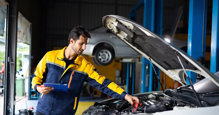 How To Spot a Good Mechanic (And Avoid Getting Ripped Off)