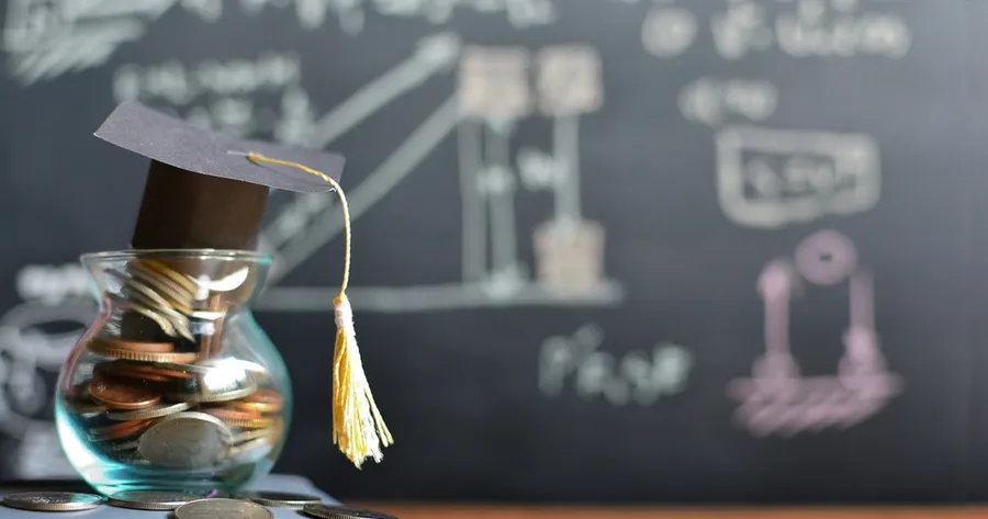 Navigating the World of Scholarships: Tips to Fund Your Education