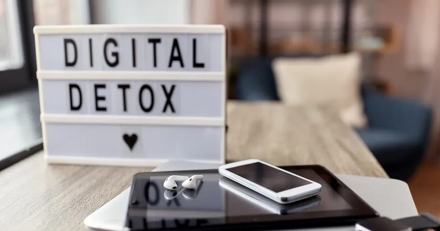 Digital Detox: Reclaiming Focus in the Age of Distraction