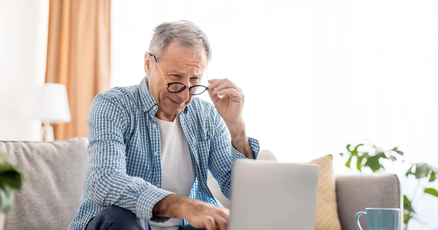 What Causes Macular Degeneration? Key Risk Factors Explained