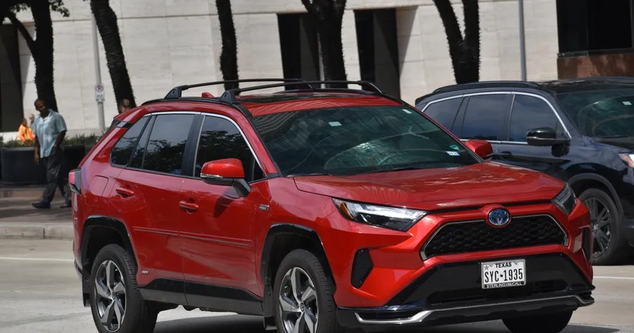 Why Choose the 2025 Toyota RAV4?