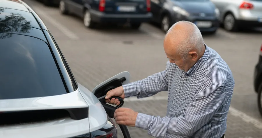 Top Small Electric Cars for Older Drivers: Safe, Comfortable, and Budget-Friendly