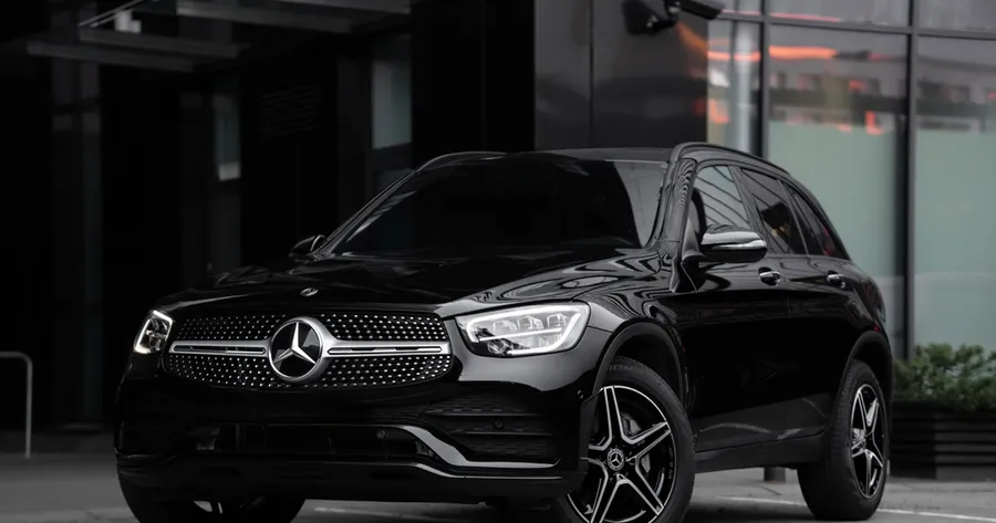 Luxury Meets Utility: Exploring the High-End SUV Market
